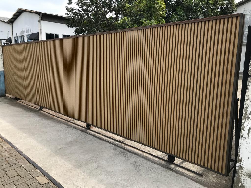 gate